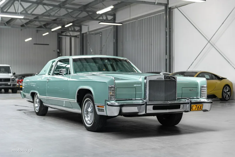 Lincoln Continental 41
