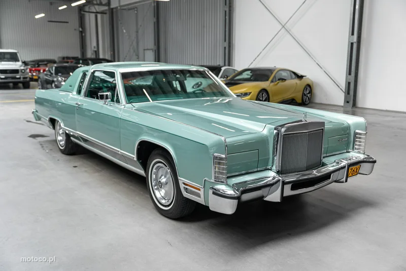 Lincoln Continental 42