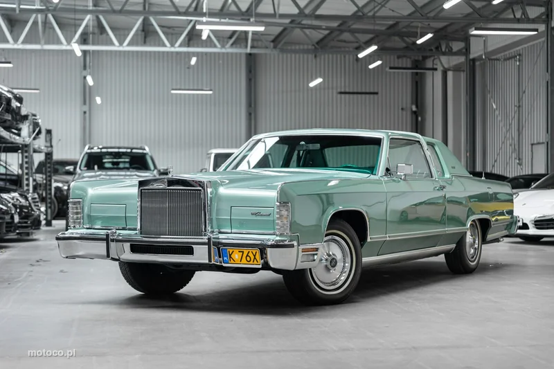 Lincoln Continental 44
