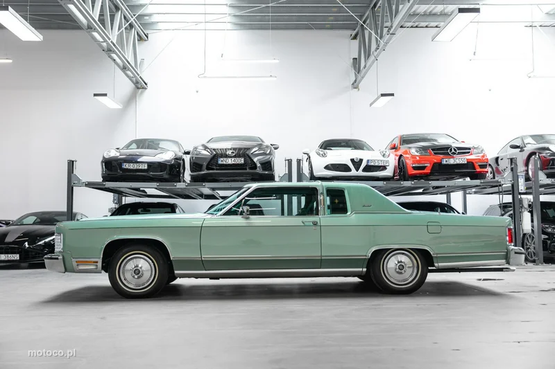 Lincoln Continental 46