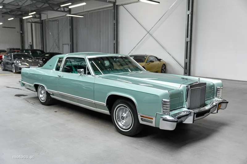 Lincoln Continental 6
