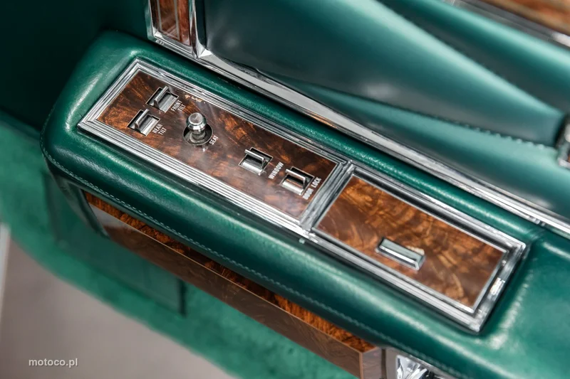 Lincoln Continental 76