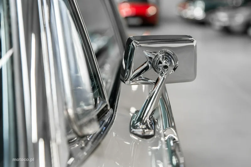 Ford Thunderbird 17