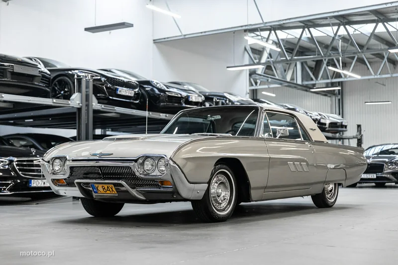 Ford Thunderbird 3