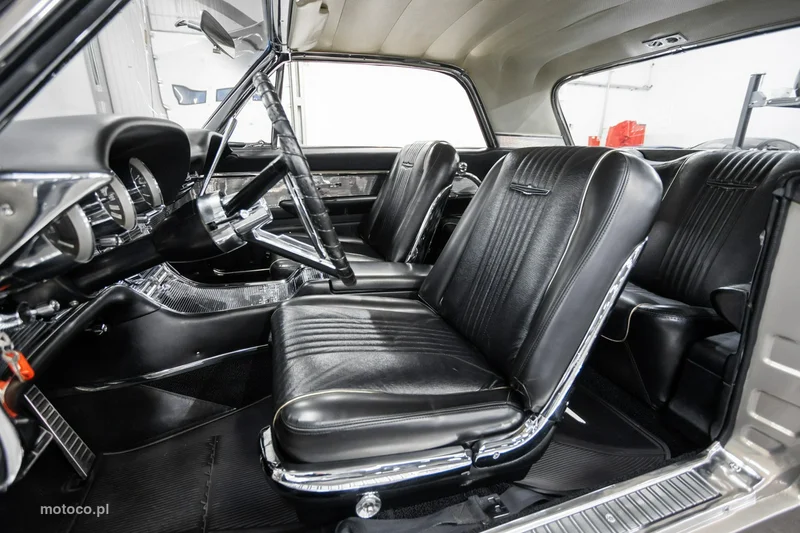 Ford Thunderbird 26