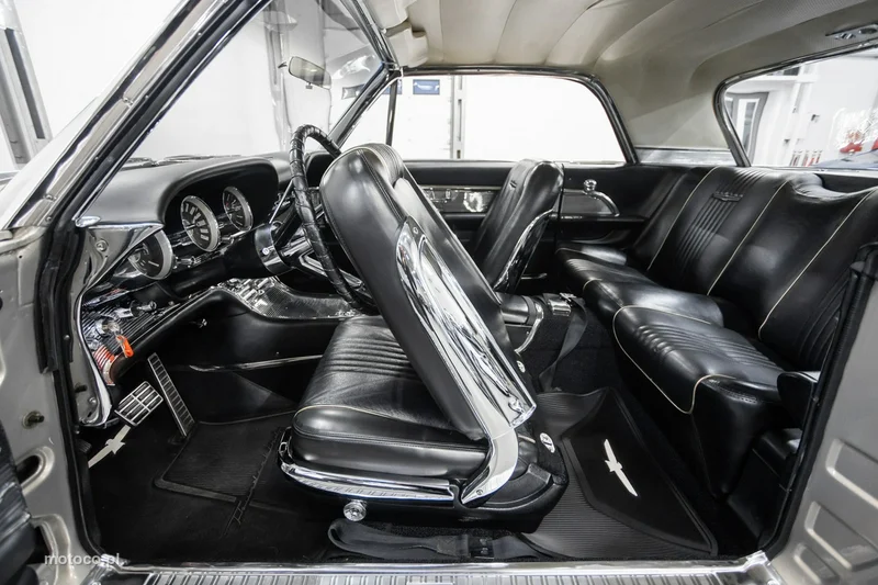 Ford Thunderbird 27