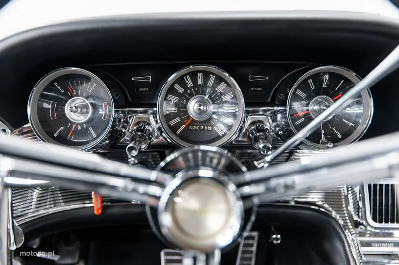 Ford Thunderbird 35