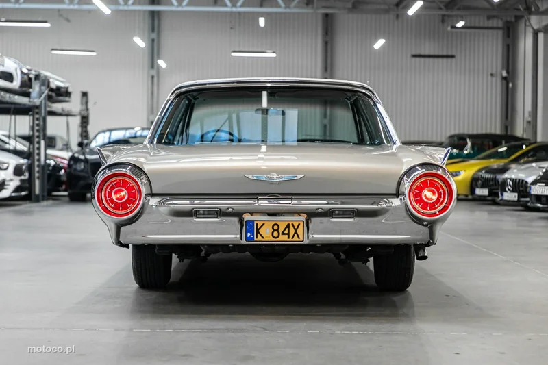 Ford Thunderbird 8