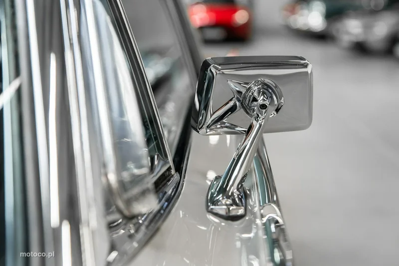 Ford Thunderbird 17