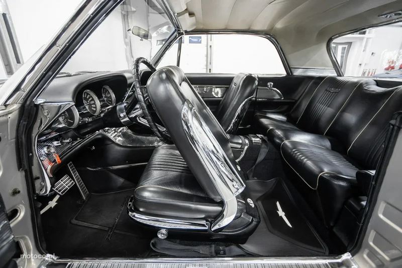 Ford Thunderbird 27