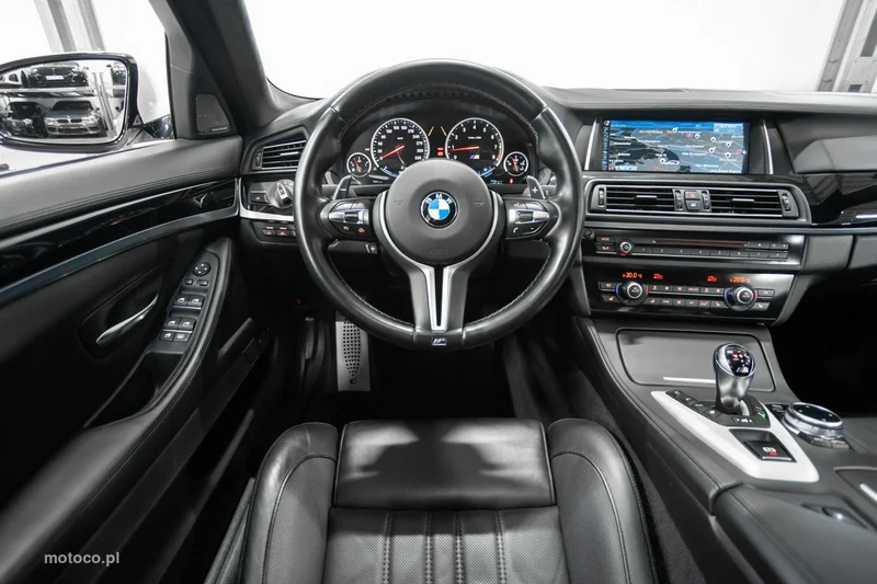 BMW M5 F10 26