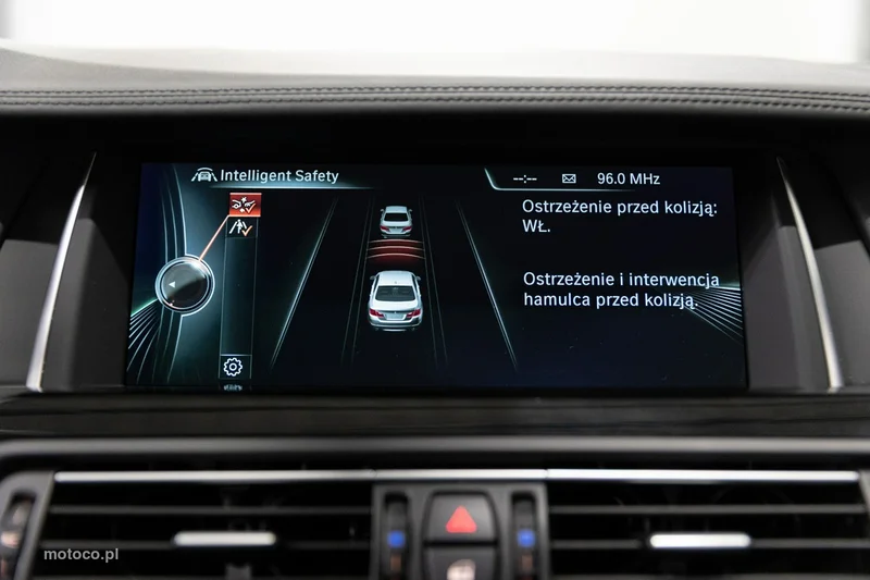 BMW M5 F10 40