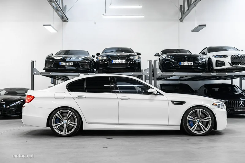 BMW M5 F10 6