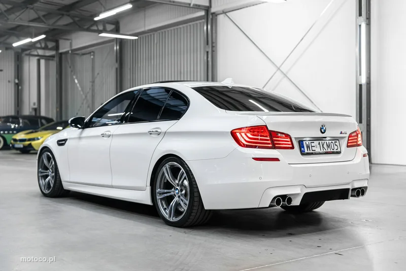 BMW M5 F10 9