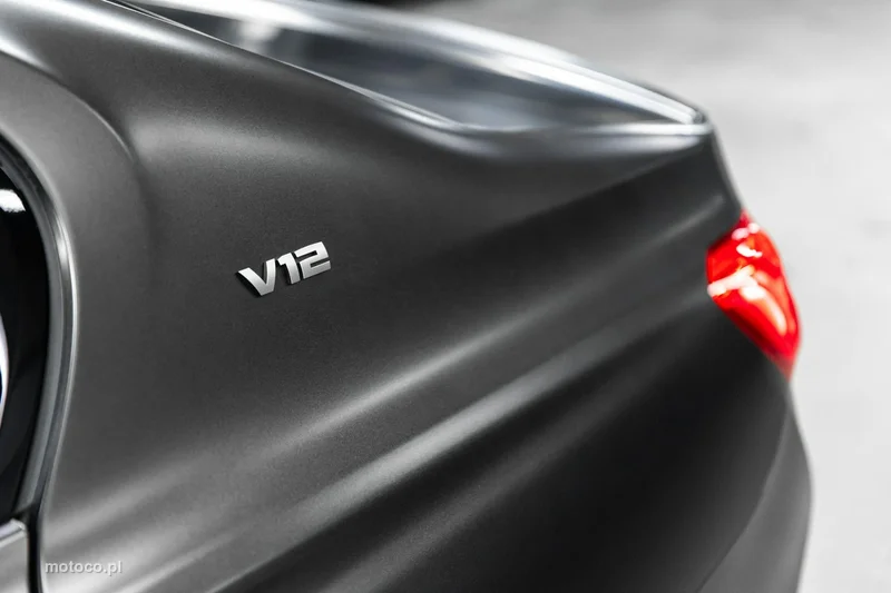 BMW M760 17