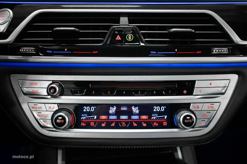 BMW M760 27