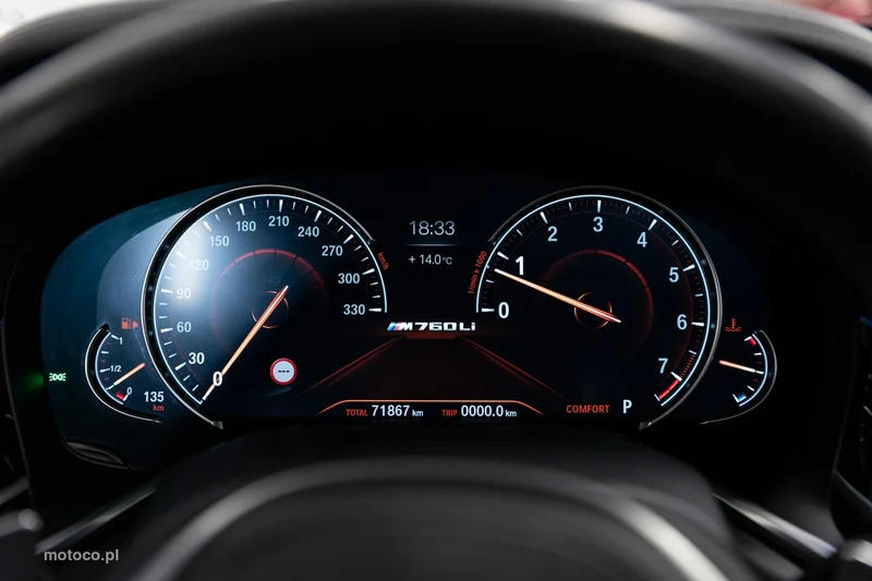 BMW M760 37