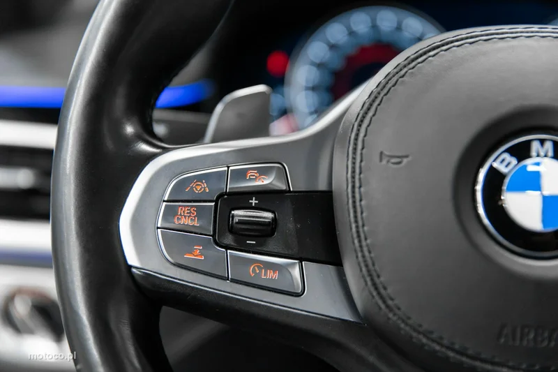 BMW M760 41