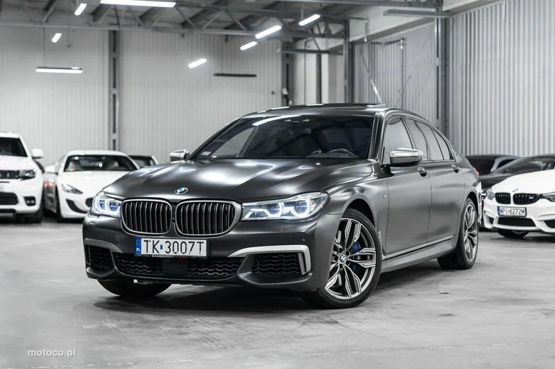 BMW M760 43