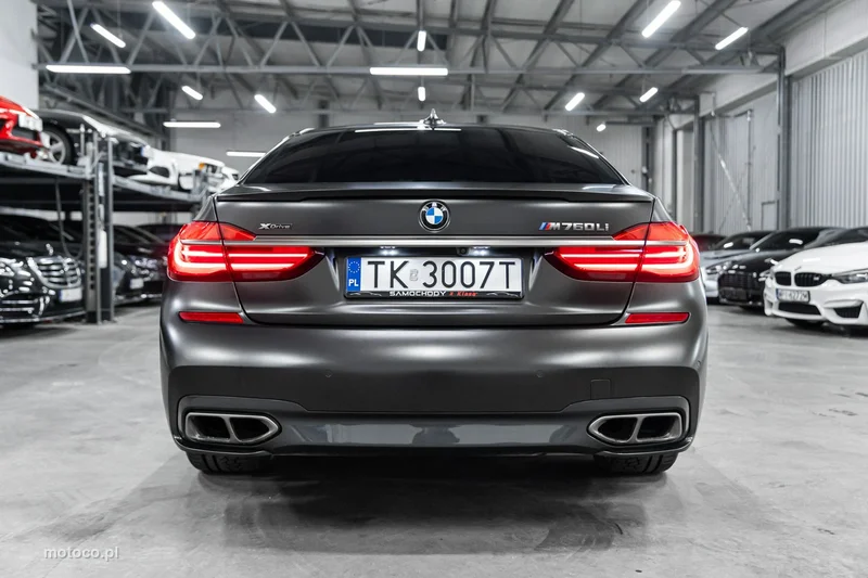 BMW M760 45