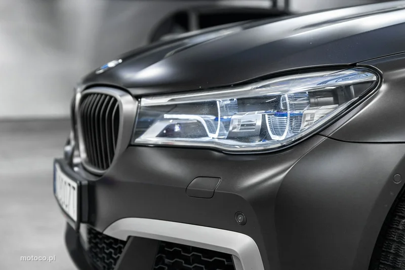 BMW M760 46