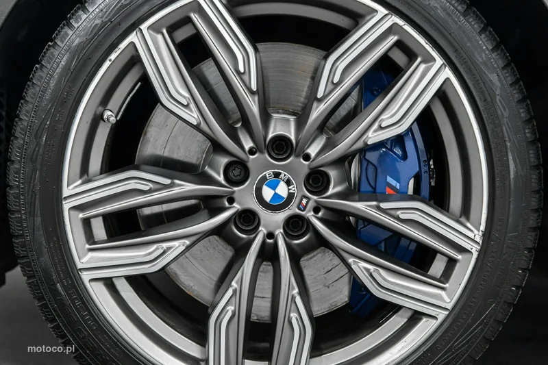 BMW M760 48