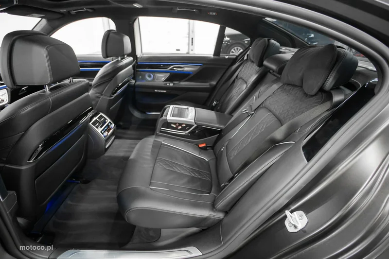 BMW M760 51