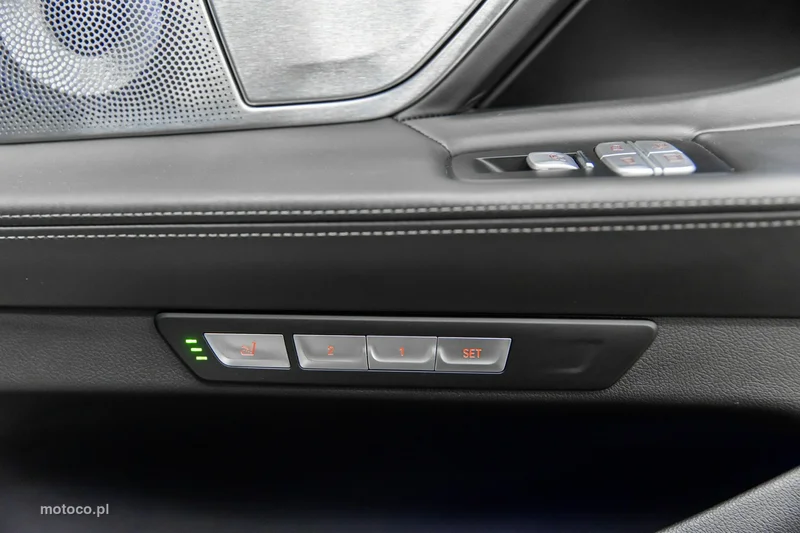 BMW M760 61
