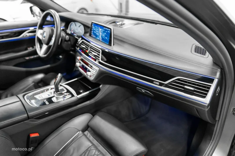 BMW M760 62