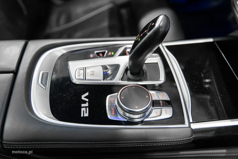 BMW M760 65