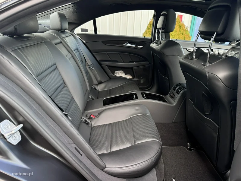 Mercedes-Benz CLS C218 63 AMG 28