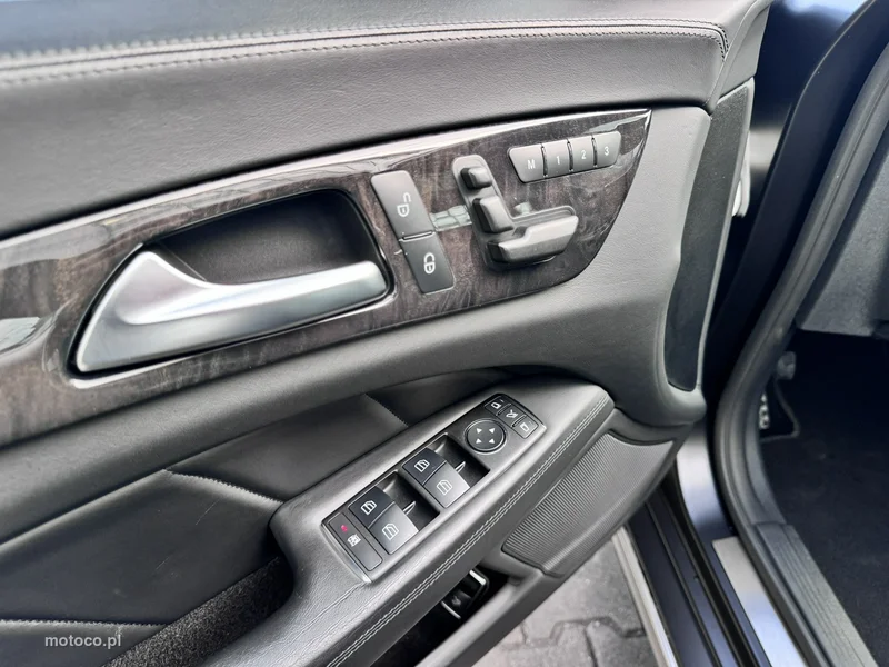 Mercedes-Benz CLS C218 63 AMG 29