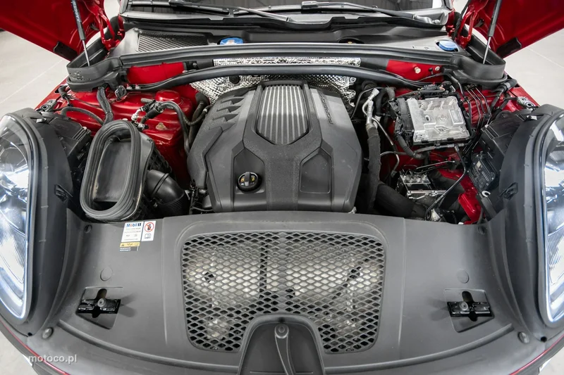 Porsche Macan 95B 16