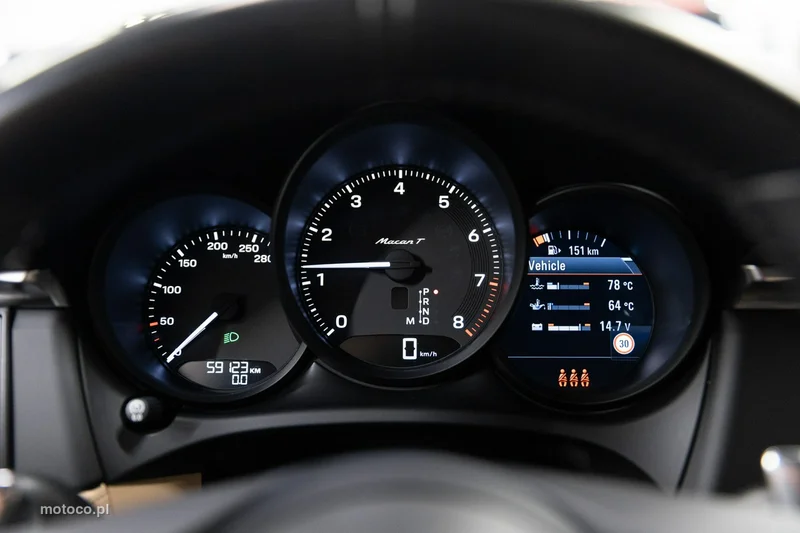 Porsche Macan 95B 38