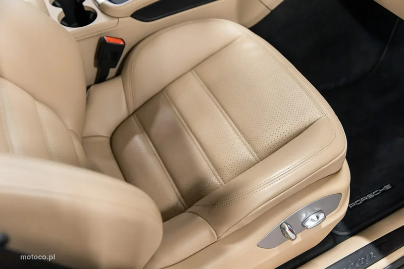 Porsche Macan 95B 51