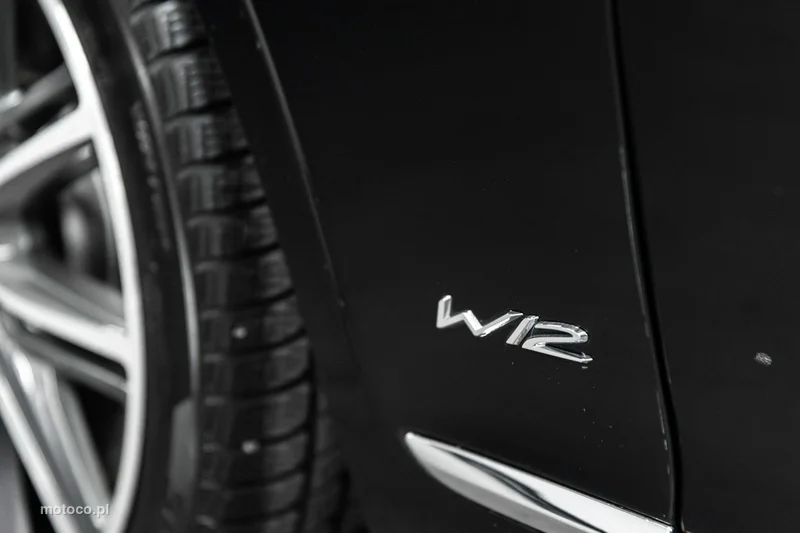 Bentley Continental Flying Spur 16