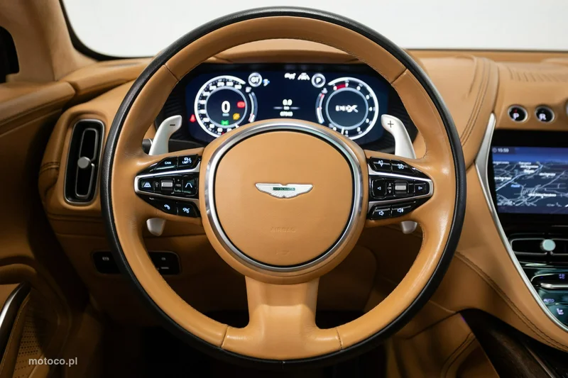 Aston Martin DBX 22