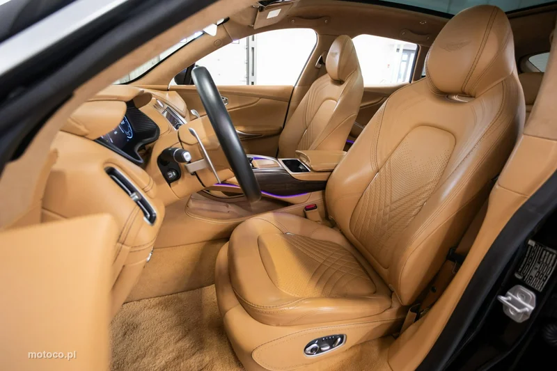 Aston Martin DBX 23