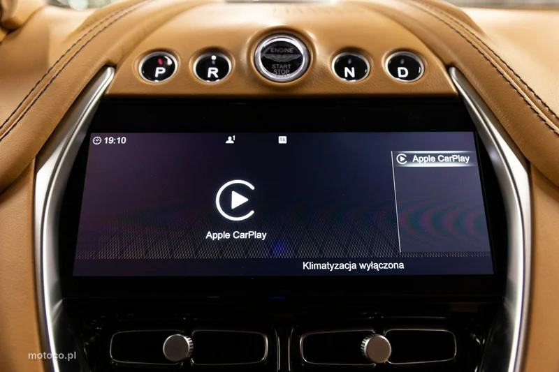 Aston Martin DBX 40