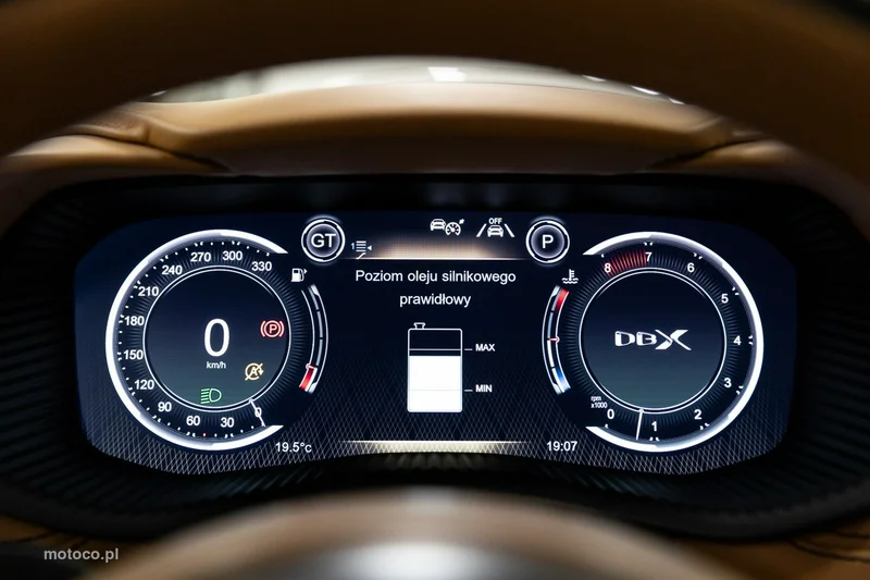 Aston Martin DBX 42