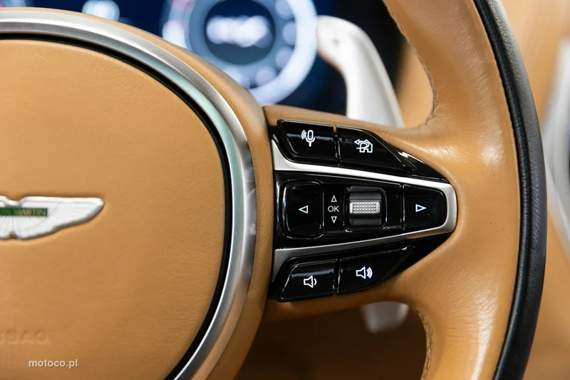 Aston Martin DBX 47