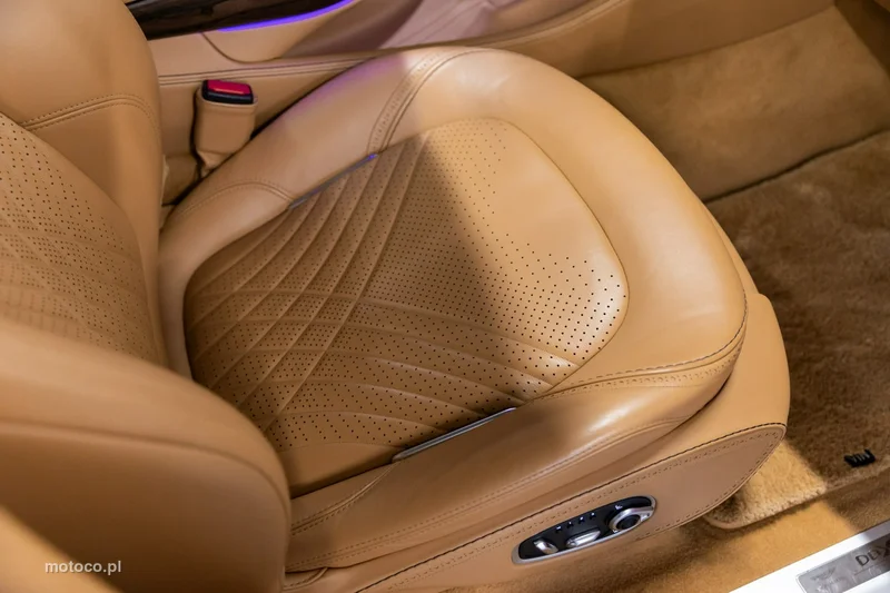 Aston Martin DBX 61