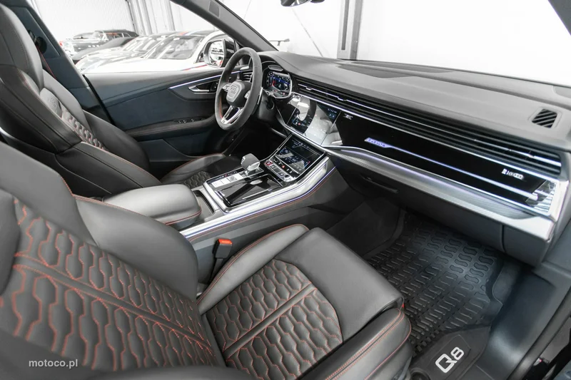 Audi RS Q8 16