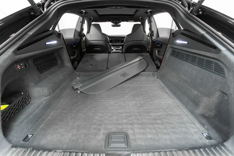 Audi RS Q8 22