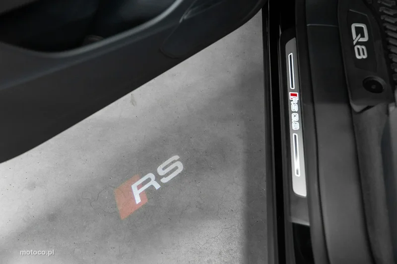 Audi RS Q8 28