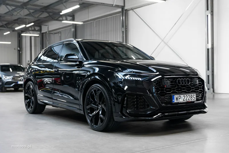 Audi RS Q8 4