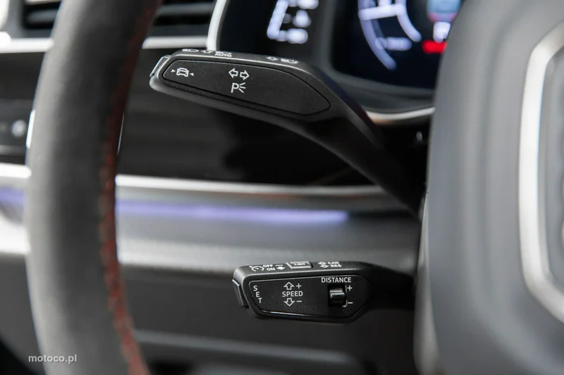 Audi RS Q8 32