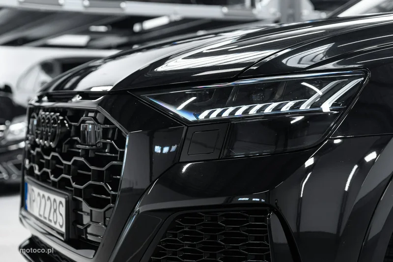Audi RS Q8 46