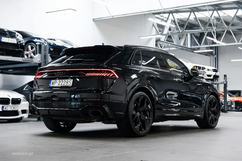 Audi RS Q8 6