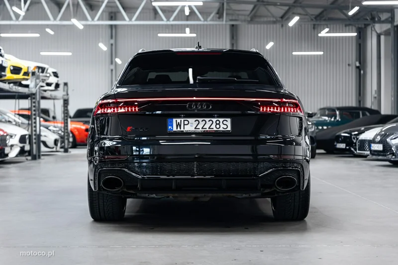 Audi RS Q8 7